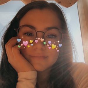 Meet your Posher, Lena